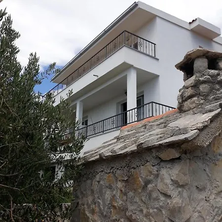 Holiday House Olivia Vila