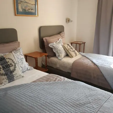 Holiday House Olivia Vila