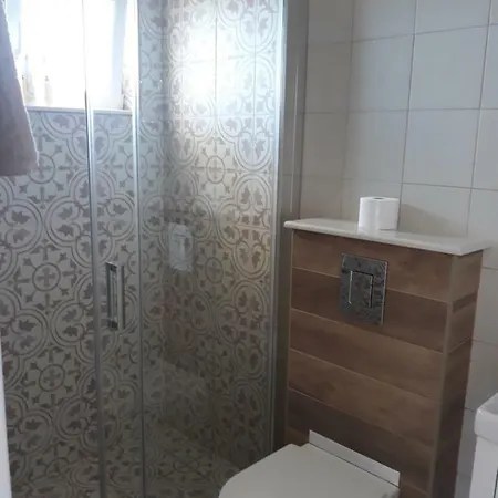 Holiday House Olivia Vila *
