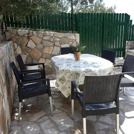 Holiday House Olivia *